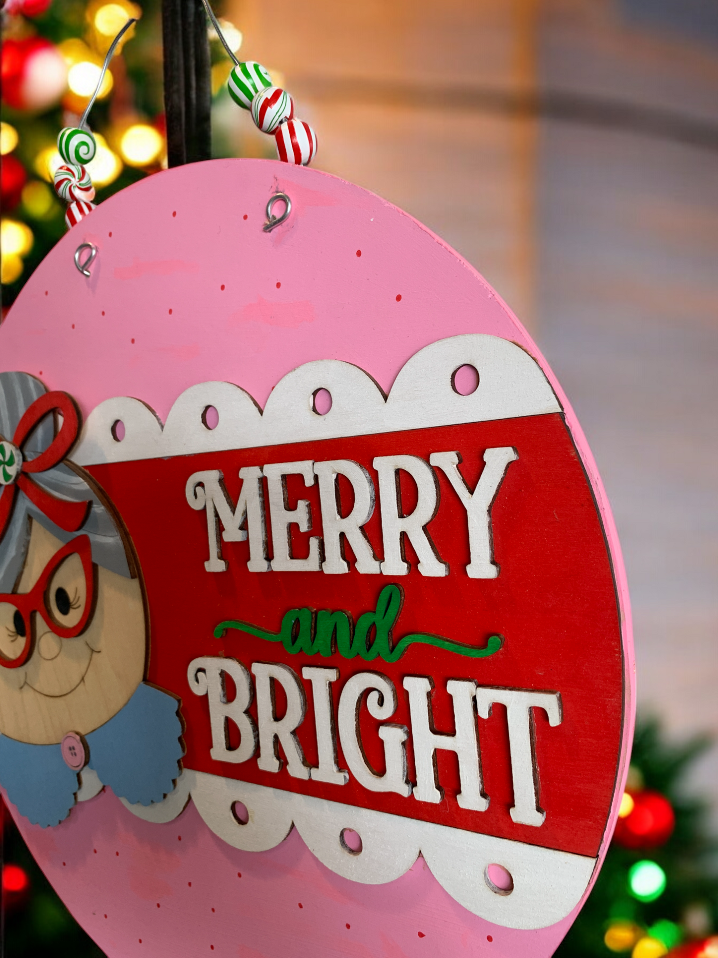 Merry and Bright Christmas Sign – 3D Wooden Round Holiday Decor with Grandma Design