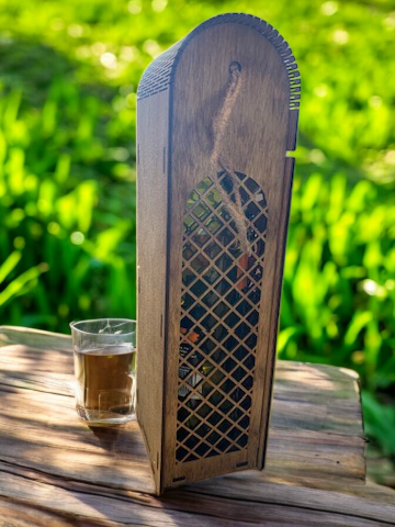 Old fashioned radio inspired wine box