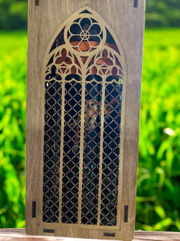 Old fashioned radio inspired wine box