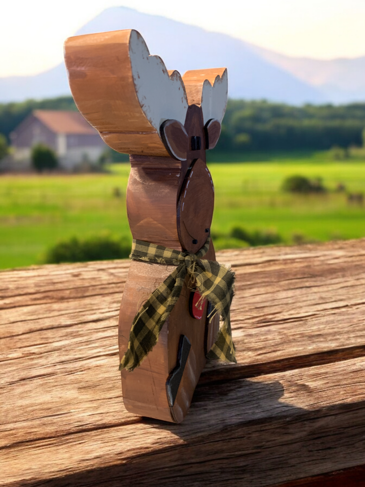 Moose Farm Style Shelf Sitter