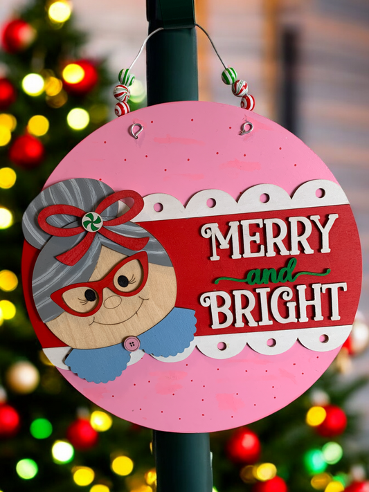 Merry and Bright Christmas Sign – 3D Wooden Round Holiday Decor with Grandma Design